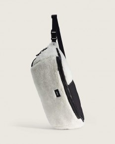 לצפייה במוצר תיק קרוס-בודי (Sling Bag) פרוותי של VANS
